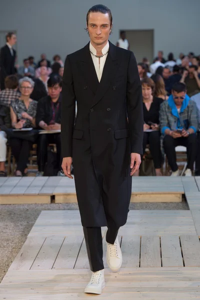 Look 1